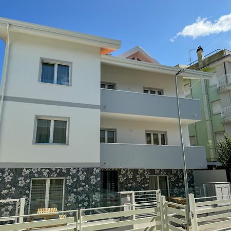 Inaugurazione 2024 - Villa Pratu Apartments A 100 Metri Dal Mare Riccione Exteriér fotografie